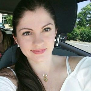 Meet your Posher, Elizabeth